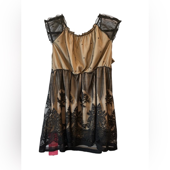 NWT ROMWE Black and Tan Lace Top Size Large - Picture 1 of 3